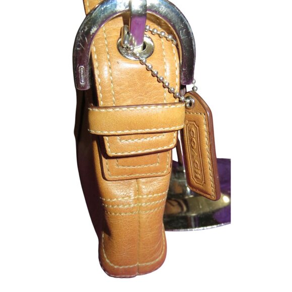 COACH 2005 Vintage Demi Buckle Flap Leather Soho in Camel Brown - Picture 5 of 15